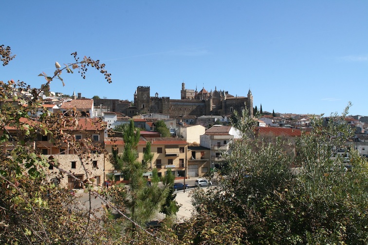 SUELO URBANO PARA CONSTRUIR EN GUADALUPES CACERES
